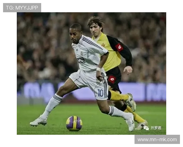 足球球星精彩一对一过人技巧集锦展现华丽脚法与突破能力